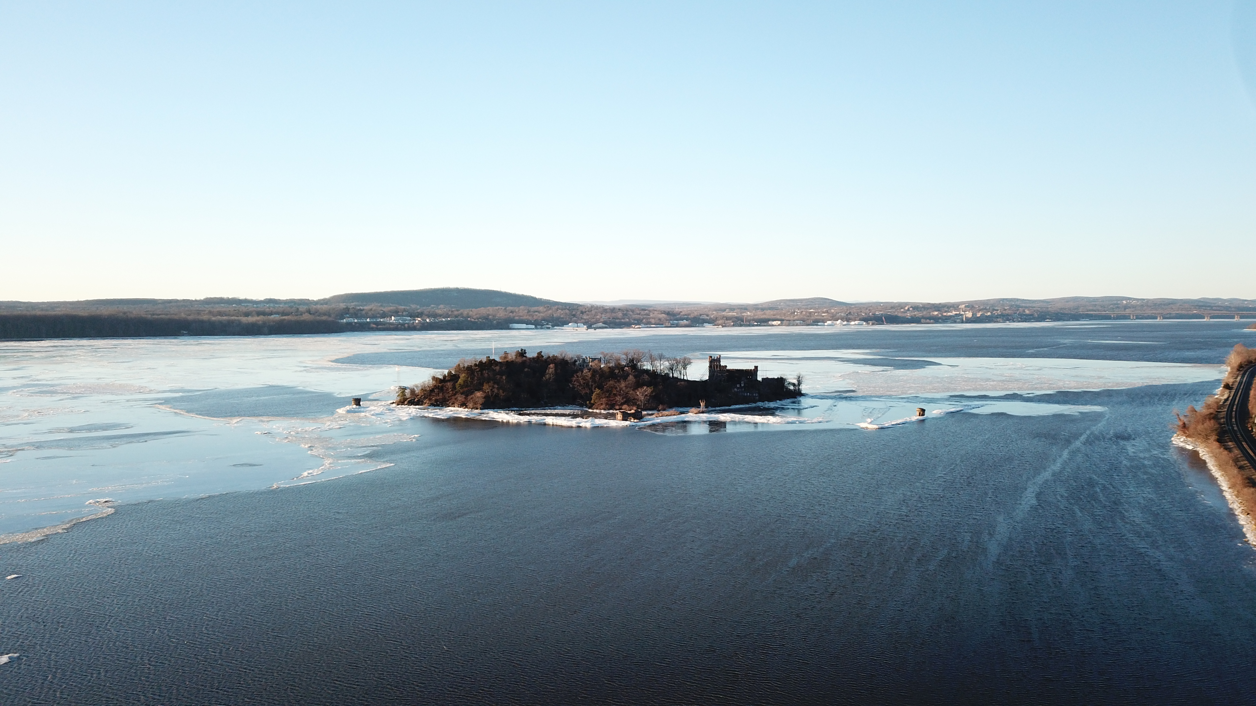 castle island in the hudson river from 400 ft